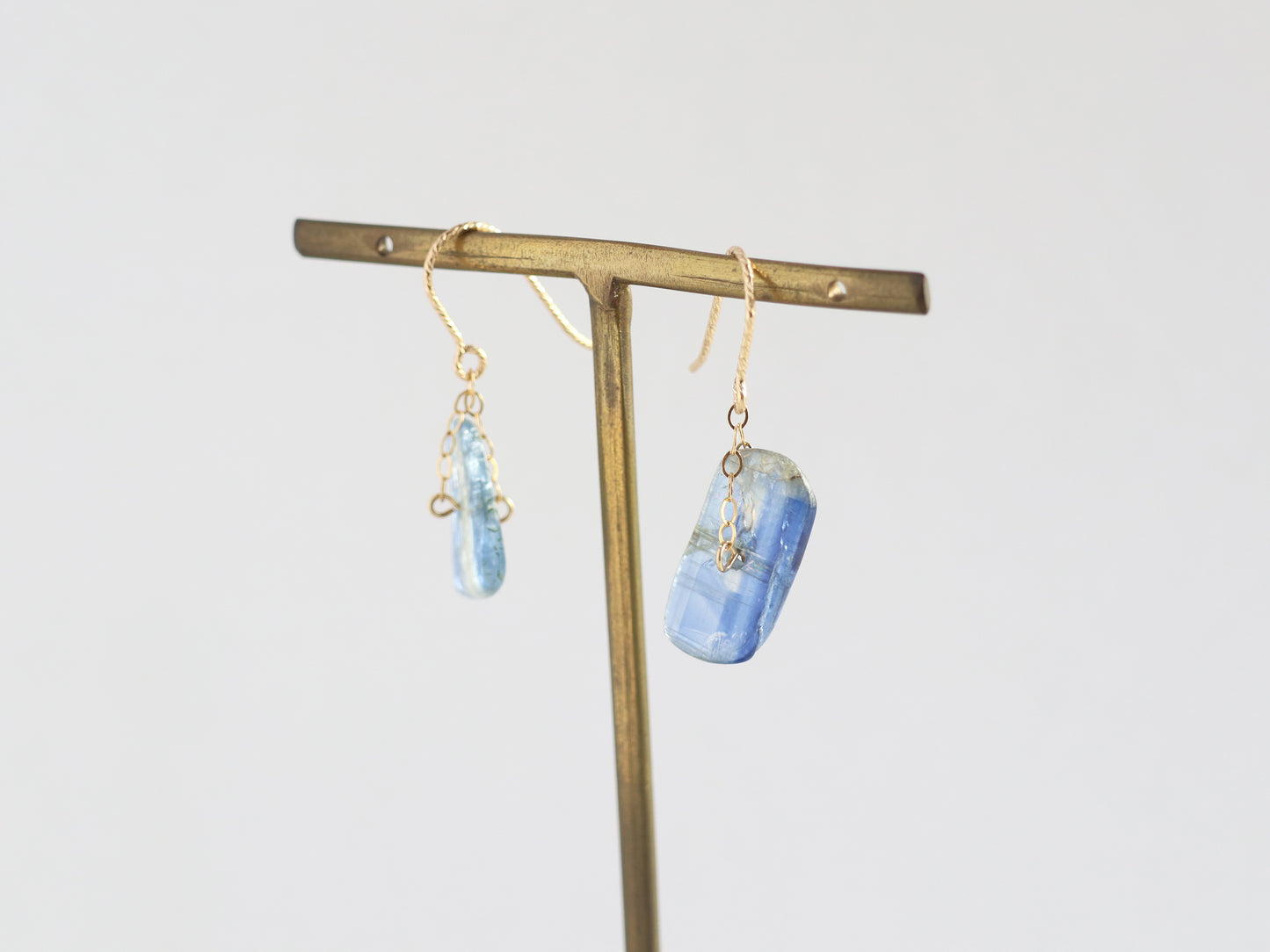 ◆ItoMe Stone◆ピアス*カイヤナイトジャジャルコット産 PN:IPS-154