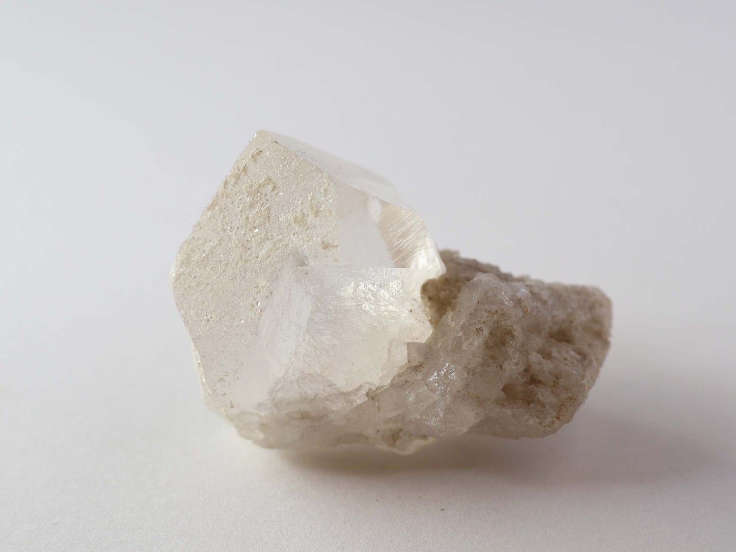 カンチェンジュンガ産ヒマラヤ水晶母岩付き原石PN:KG-28