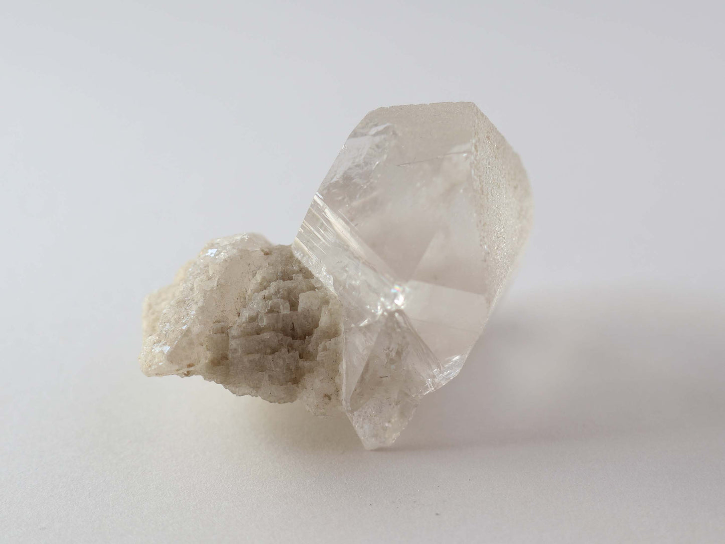 カンチェンジュンガ産ヒマラヤ水晶母岩付き原石PN:KG-28