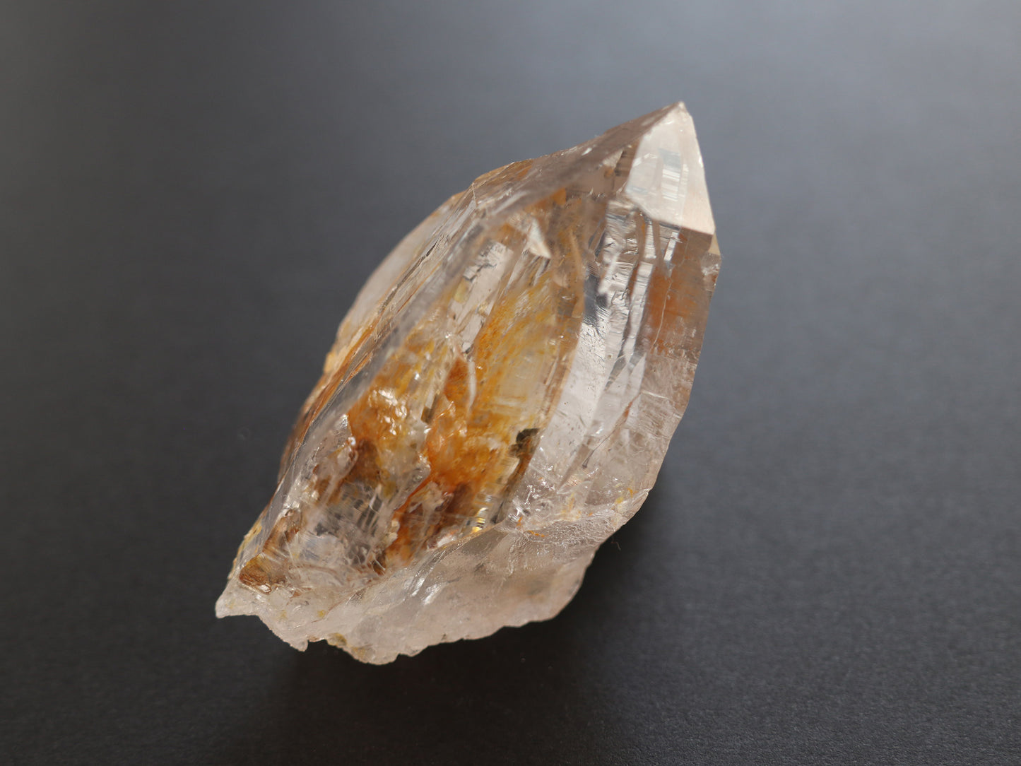 イエロー水晶、マウンテンシャドー、ガネーシュヒマール産ヒマラヤ水晶PN:GG-324