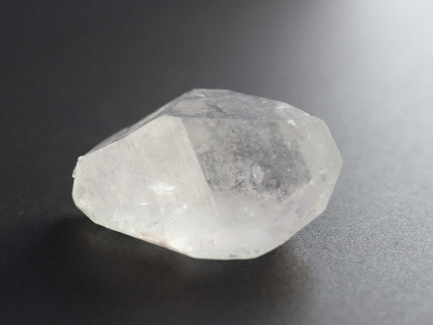 ガネーシュヒマール産ヒマラヤ水晶ダブルポイント、レインボー原石PN:GG-347