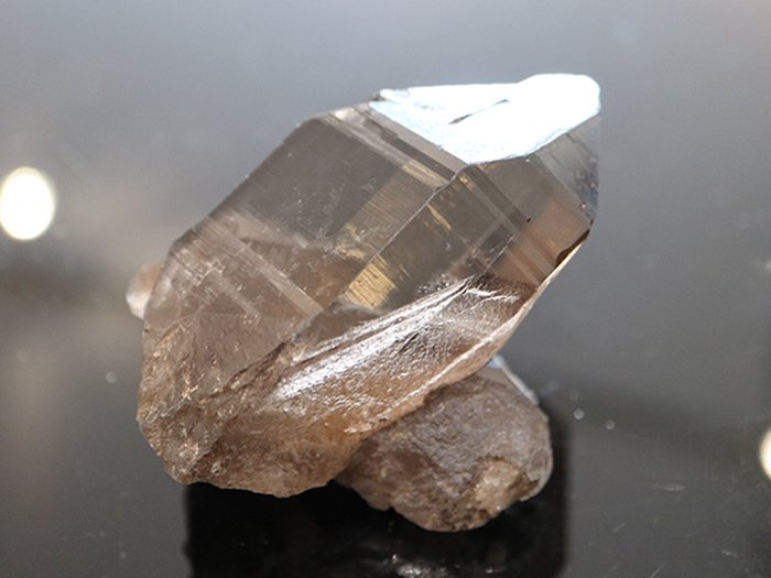 ガウリシャンカール産スモーキー水晶原石PN:GS-002
