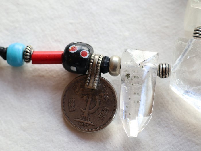 【Special piece】ガネーシュヒマール産1カット水晶とトレードビーズのデザイン編みネックレスPN:HCN-29