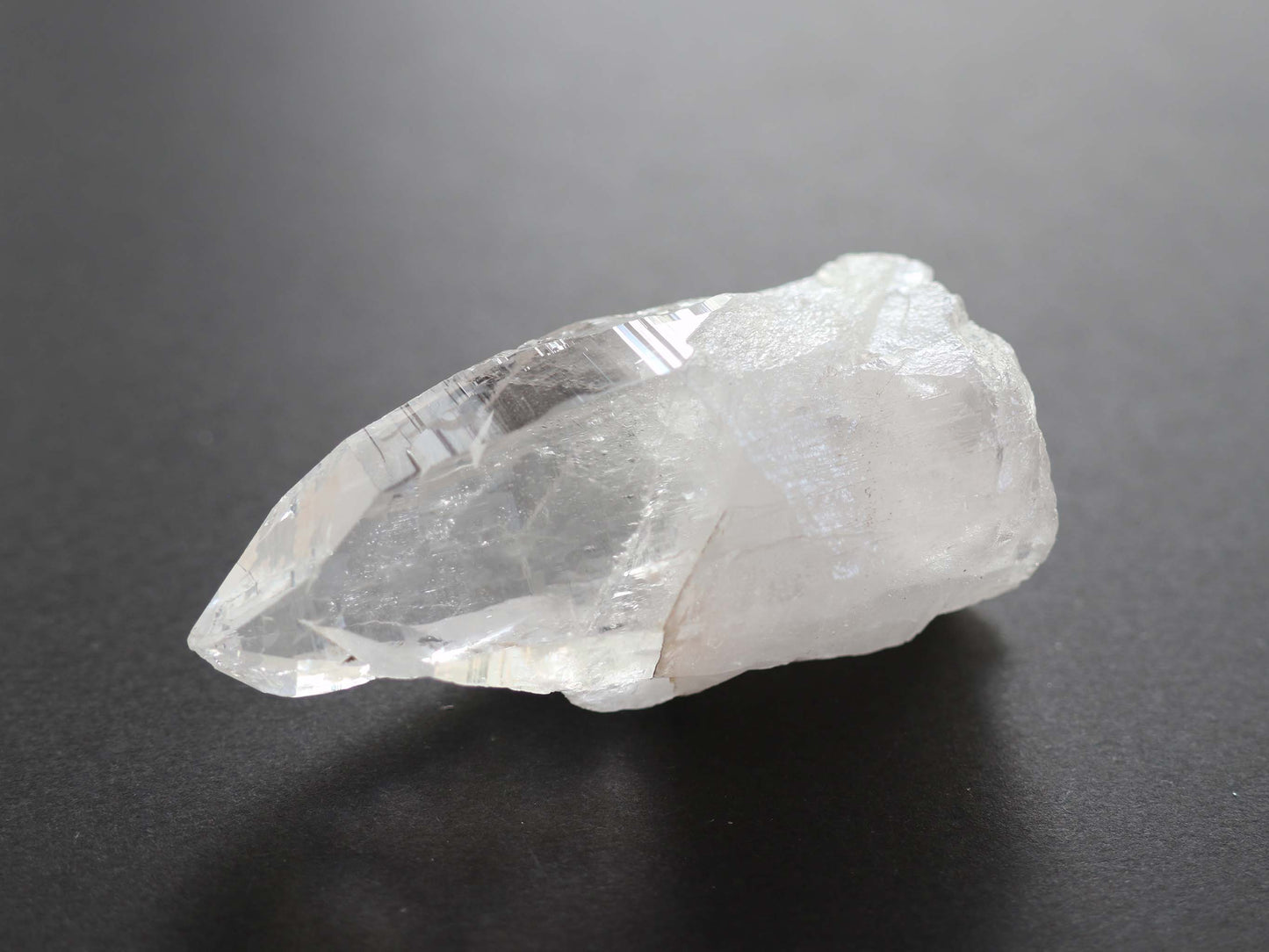 ガネーシュヒマール産ヒマラヤ水晶イシス、クリアクリスタルPN:GG-65