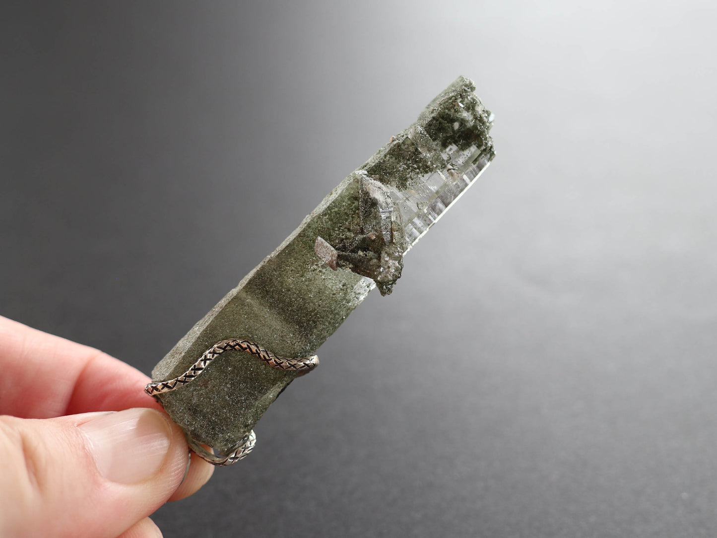 （ナーガデザイン）ヒマラヤガネーシュヒマール産原石グリーン水晶ロングクリスタルペンダントトップPN:HCS-S19