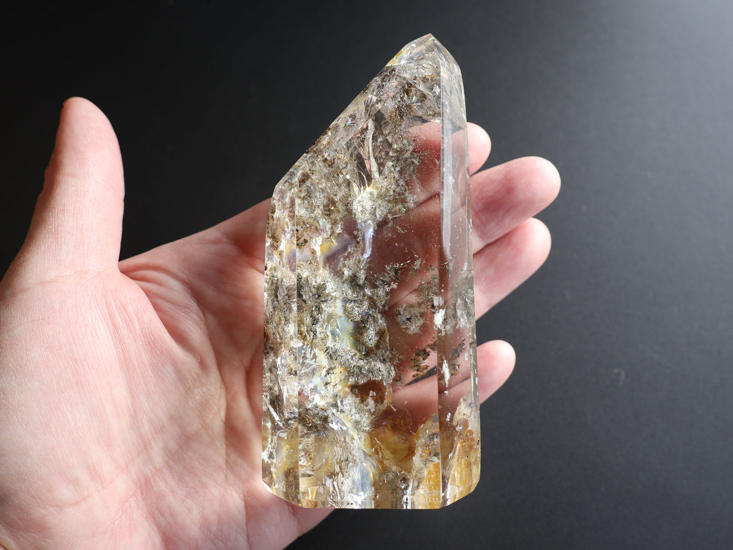 ガネーシュヒマール産 ヒマラヤ 水晶 クロライト　カット水晶