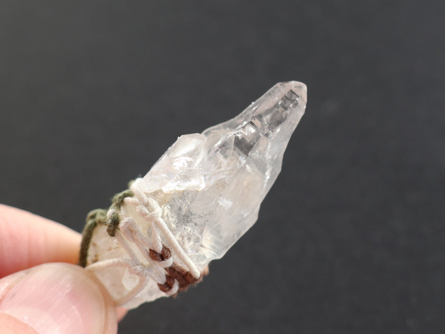 ガネーシュヒマール産水晶原石のマクラメネックレス