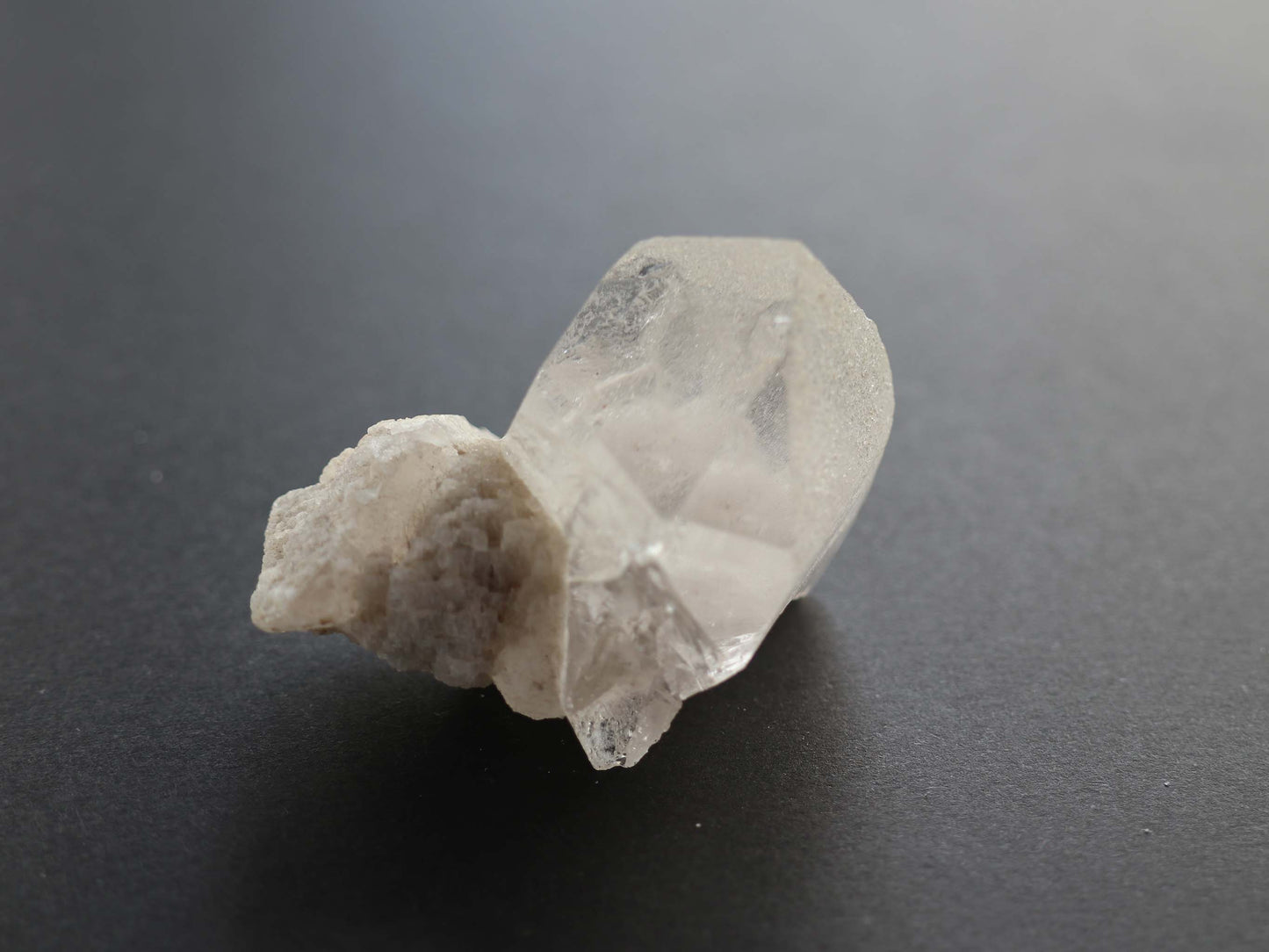 母岩付き、カンチェンジュンガ産ヒマラヤ水晶PN:KG-28